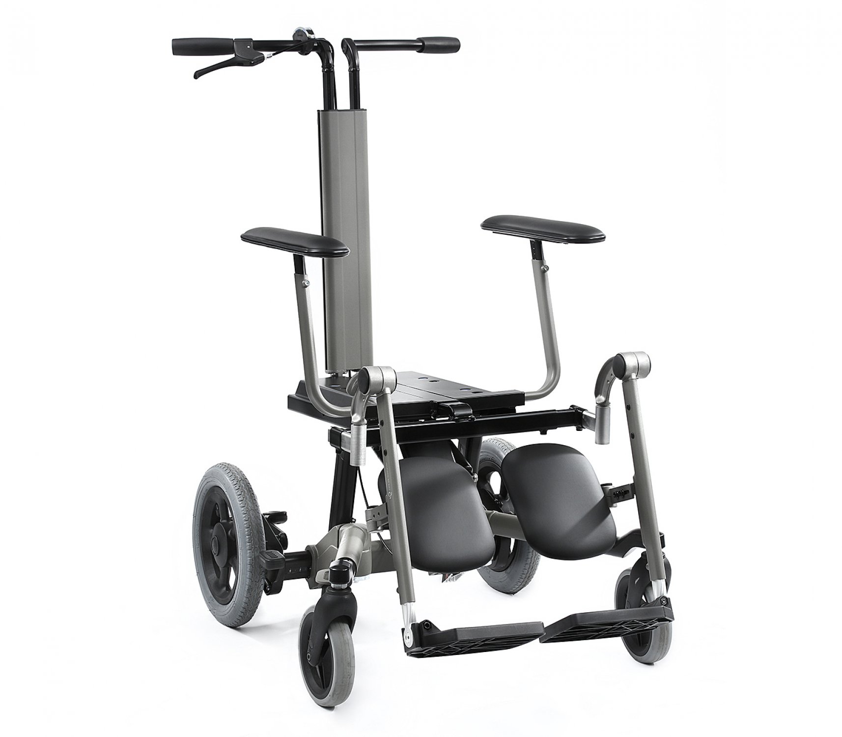 Padded armrests and comfortable leg rests